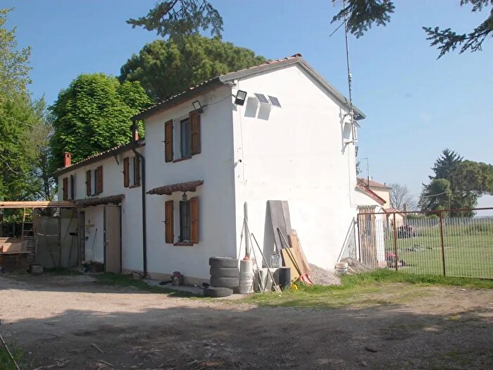 Casa quadrilocale in affitto in Ferrara