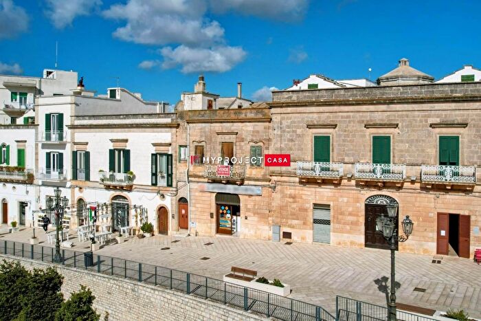 Appartamento con 6 locali in vendita in Via San Quirico, Cisternino