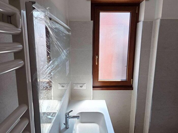 Appartamento trilocale in affitto in Via Sirio Corbari, Cinecittà, Roma