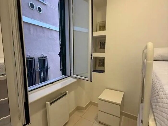 Appartamento trilocale in vendita in Varazze