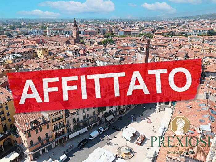 Appartamento quadrilocale in affitto in Centro Storico, Verona