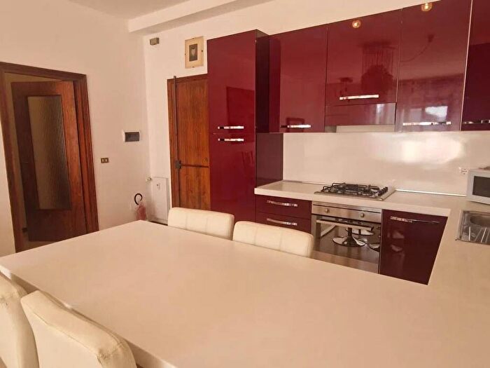 Appartamento quadrilocale in affitto in Corso Valparaiso, Centro, Chiavari