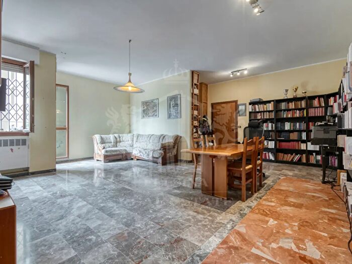 Appartamento con 5 locali in vendita in Largo Giovanni Ignazio Molina, Bologna