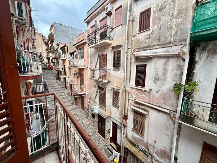 Appartamento trilocale in vendita in Via Firenze, Carini