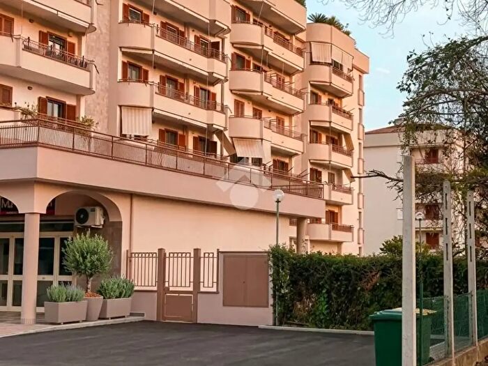 Appartamento con 5 locali in vendita in Via Turati, Frattaminore