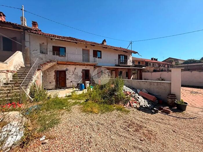 Casa con 5 locali in vendita in Via Cascine Madama, Carmagnola