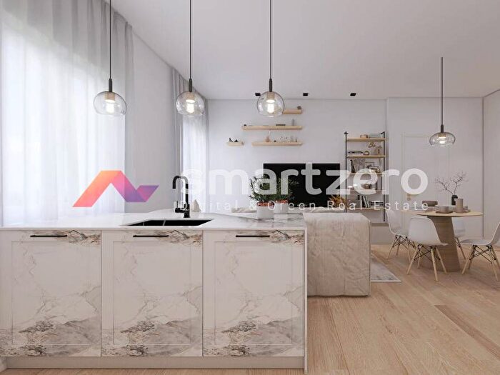 Appartamento trilocale in affitto in Via Filippo Illuminato, Fuorigrotta, Napoli
