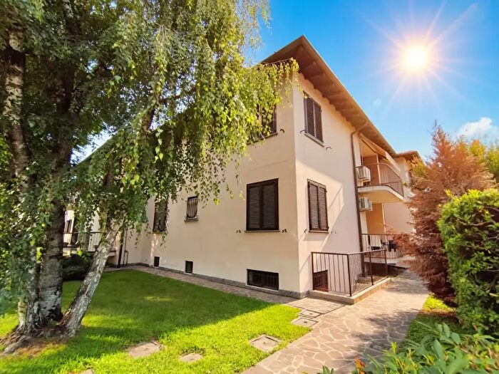 Appartamento trilocale in vendita in Via Don Minzoni a, Robecco Sul Naviglio