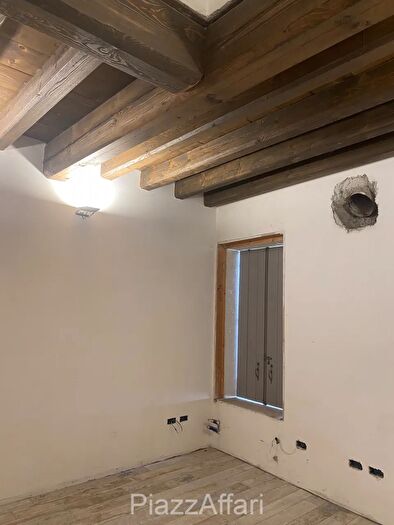 Appartamento quadrilocale in vendita in Piove di Sacco Via Garibaldi, Piove Di Sacco