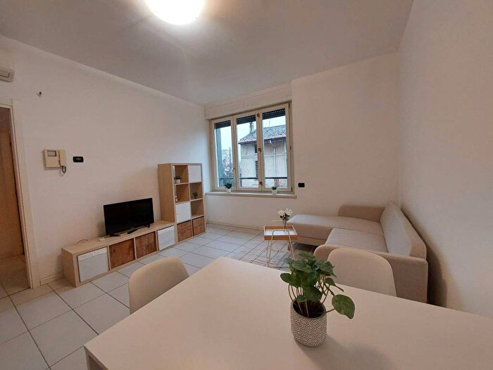 Appartamento bilocale in affitto in Corso Martiri della Liberazione, Pescarenico, Lecco