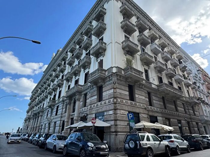 Appartamento quadrilocale in vendita in Via Francesco Saverio Abbrescia, Bari