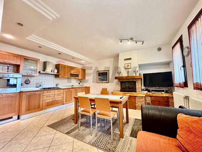 Appartamento con 5 locali in vendita in Via Parpaiola d, Campodarsego