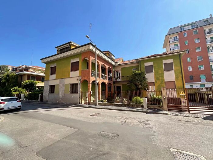 Case in Vendita e in Affitto - 3