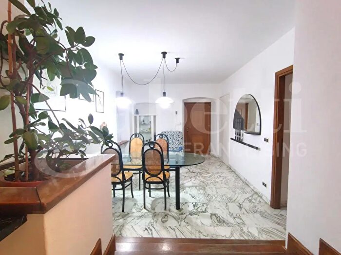 Appartamento quadrilocale in vendita in Carrara