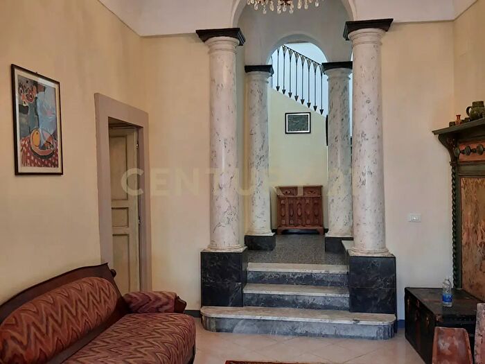 Casa con 11 locali in vendita in Largo Fontemanente, Penne