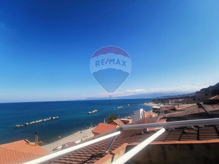 Appartamento monolocale in vendita in Via Acqualadroni, Messina