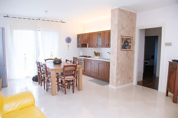 Appartamento con 5 locali in vendita in Via Zaupa, Arzignano