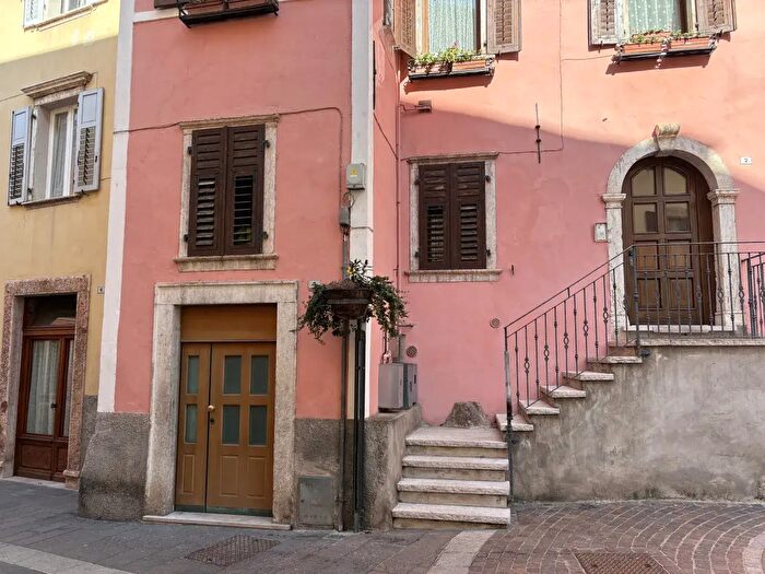 Appartamento bilocale in vendita in Via Roma, Lavis