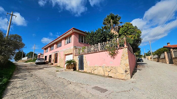 Casa con 16 locali in vendita in Strada Comunale Buon Cammino, Quartu SantElena