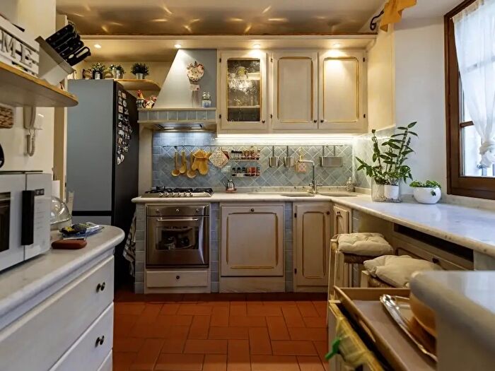 Casa con 5 locali in vendita in Via del Campo, Seravezza