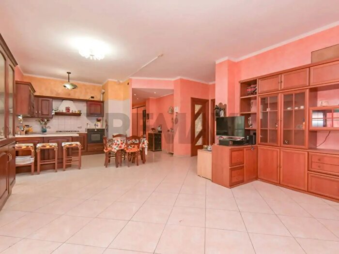 Appartamento quadrilocale in vendita in Via Montevideo, Torino