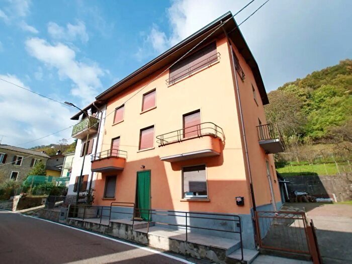 Casa con 6 locali in vendita in Berbenno