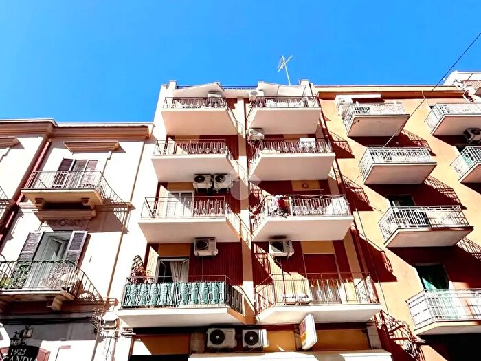 Appartamento trilocale in vendita in Via Buccari, Bari