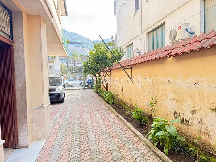 Appartamento trilocale in vendita in Corso Raffaele Mercogliano, Casamarciano