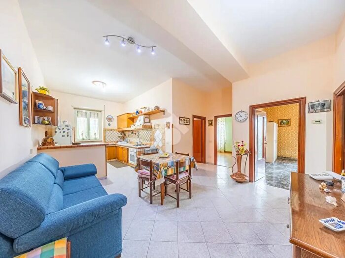 Appartamento quadrilocale in vendita in Via Sant Elpidio a Mare, Roma