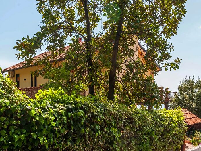 Casa con 7 locali in vendita in Via Monte Po, Pedara