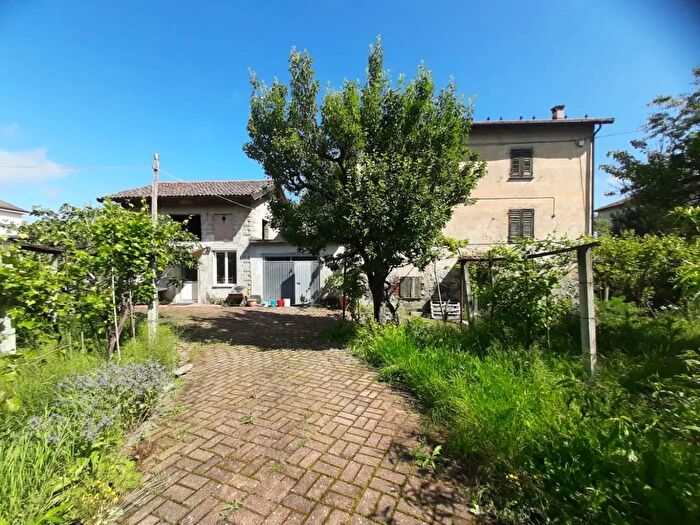 Casa con 5 locali in vendita in Ovada