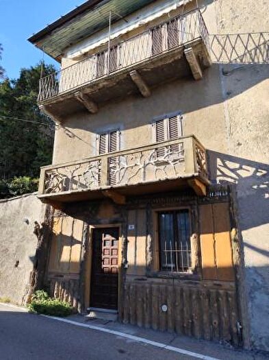 Casa trilocale in vendita in Via Cesare Battisti, Azzate