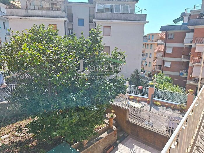 Appartamento bilocale in vendita in Via Canessa, Rapallo