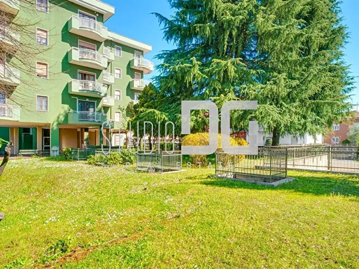 Appartamento trilocale in vendita in Via Molino Arese, Cesano Maderno