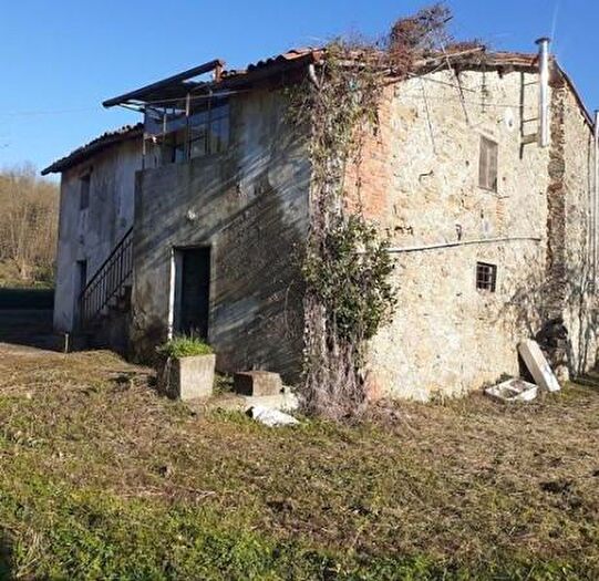 Casa con 6 locali in vendita in Barga