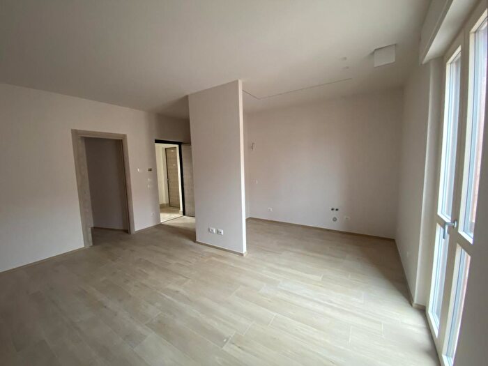 Appartamento bilocale in affitto in Via Macrino, Alba