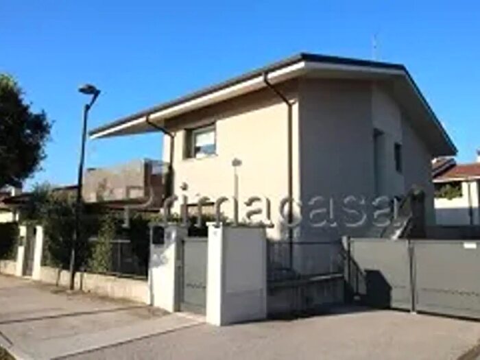 Appartamento quadrilocale in vendita in Via Sotto Groti, Pescantina