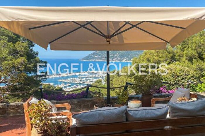 Casa con 6 locali in vendita in Via San Martino, Andora