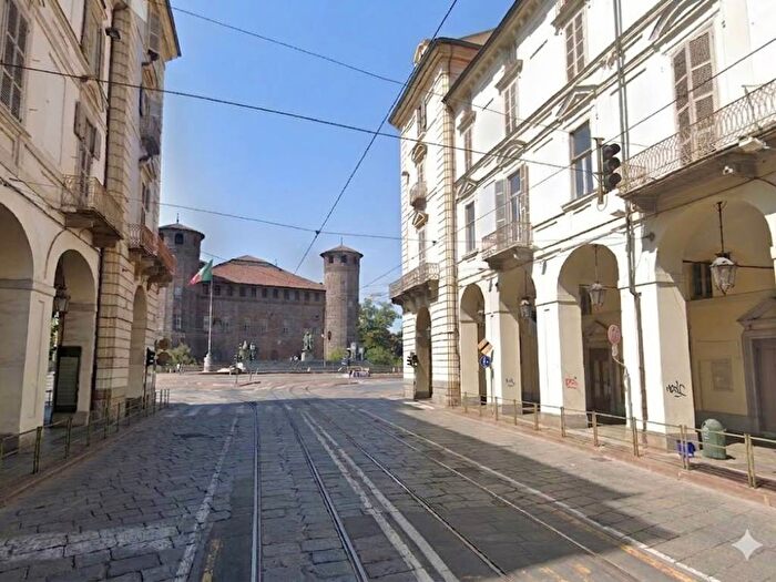 Appartamento trilocale in affitto in Via Po, Giardini Reali, Torino