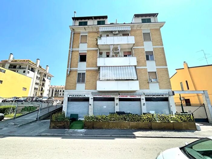 Appartamento bilocale in vendita in Via Fiume, Corsico