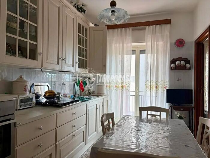 Appartamento con 5 locali in vendita in Gravina Di Catania