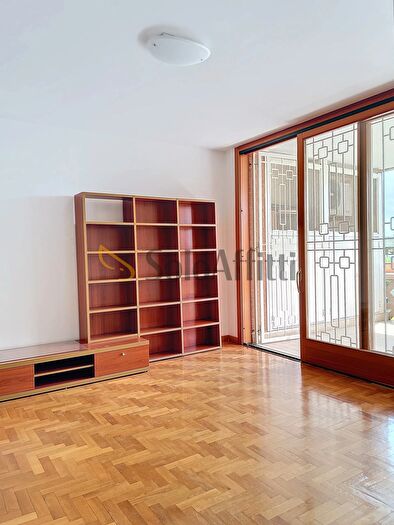 Appartamento trilocale in affitto in Via Roberto Ago, Roma