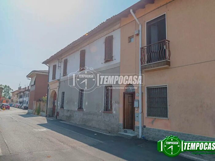 Appartamento trilocale in vendita in Via San Quirico, Landriano