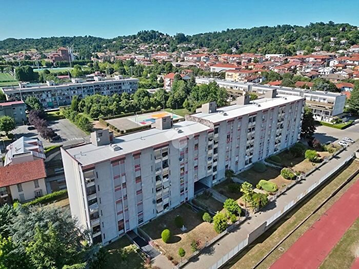 Appartamento quadrilocale in vendita in Via Velso Mucci, Bra