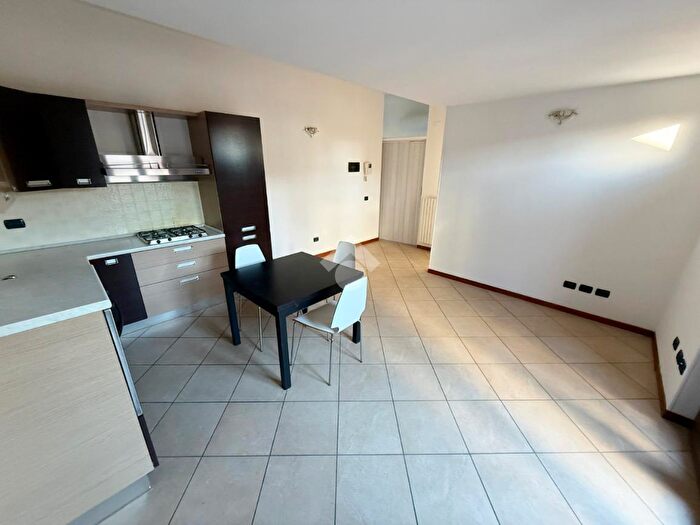 Appartamento trilocale in vendita in Via l da Vinci, Paullo