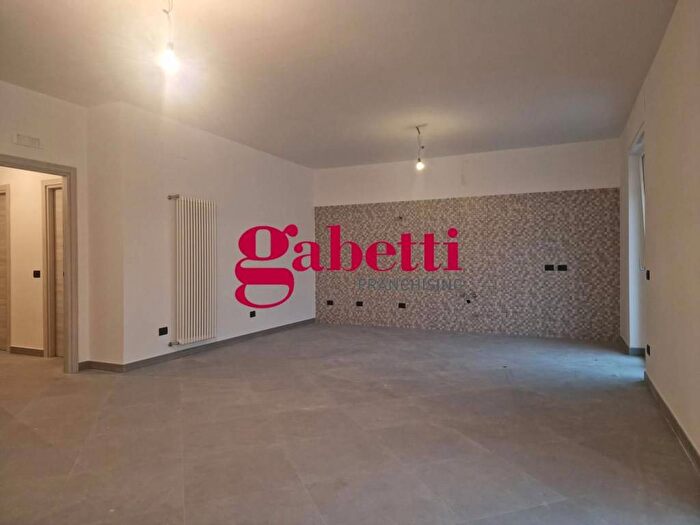 Appartamento trilocale in affitto in VIA DANNUNZIO, Marcianise