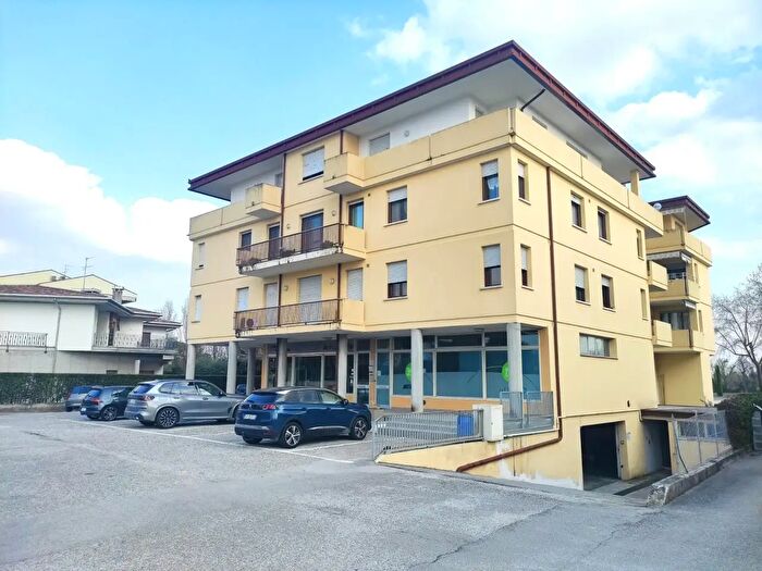 Appartamento con 5 locali in vendita in Via dei Fracassi, Gaiarine