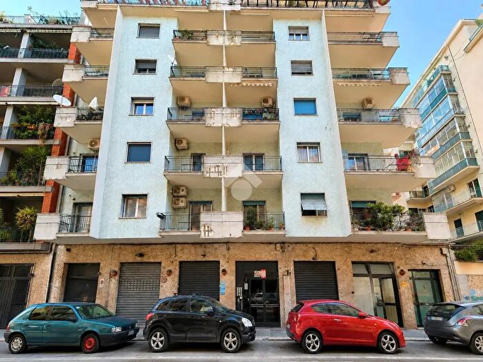 Appartamento quadrilocale in vendita in Via Francesco Lattanzio, Bari
