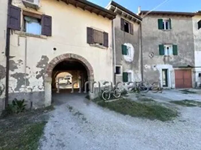 Appartamento trilocale in vendita in Via Monte Ongarine, Verona