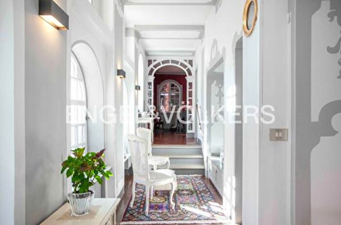 Casa con 6 locali in vendita in Via Giachini, Neive